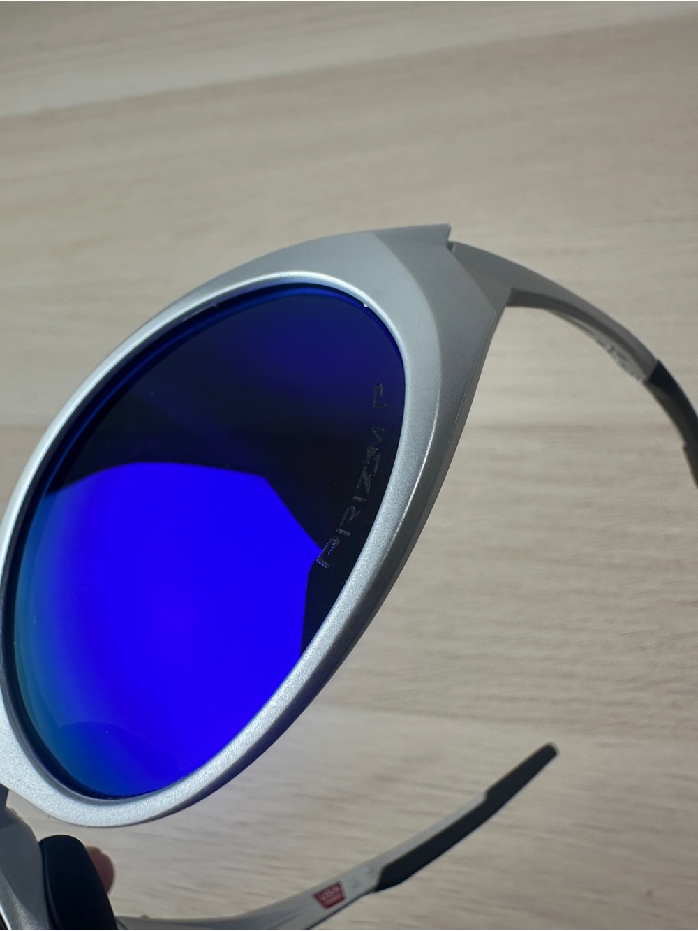 Oakley OO9438 Matte Silver Frame/Blue Prizm Polarized Lenses - Picture 5 of 5